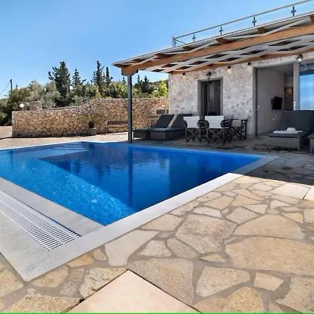 Villasgoudis Evelynn * Τσουκαλάδες